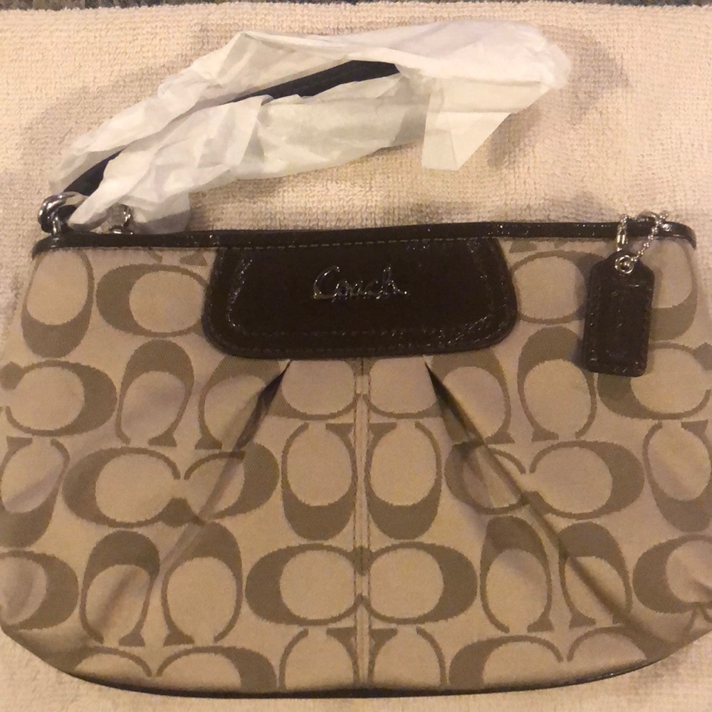 Coach clutch - Picture 1 of 2